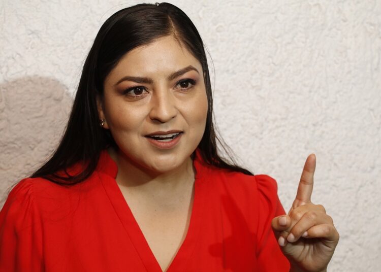 Claudia Rivera asegura que estará en encuesta de Morena