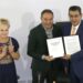 Gobierno entrega reconocimientos de validez oficial