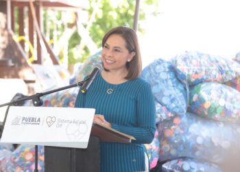 Gaby Bonilla entrega de más de 5 toneladas de tapitas para niños con cáncer