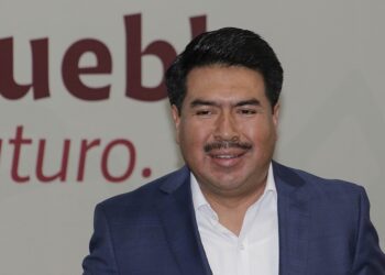 Habitantes de Coyomeapan entregan armamento y patrullas
