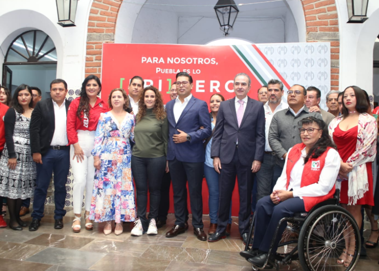 Sumando por México