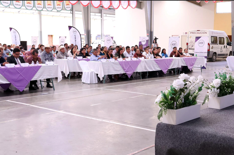 ASE imparte capacitación Proceso de adquisición y servicios en la Mixteca