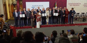 Firman acuerdo para federalización del IMSS Bienestar en 23 estados