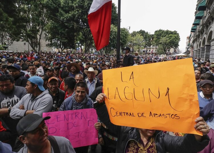 Segom intenta llegar a acuerdos para resolver conflicto en Central de Abasto