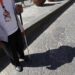 Realizan caminata para mejorar movilidad de personas con discapacidad visual