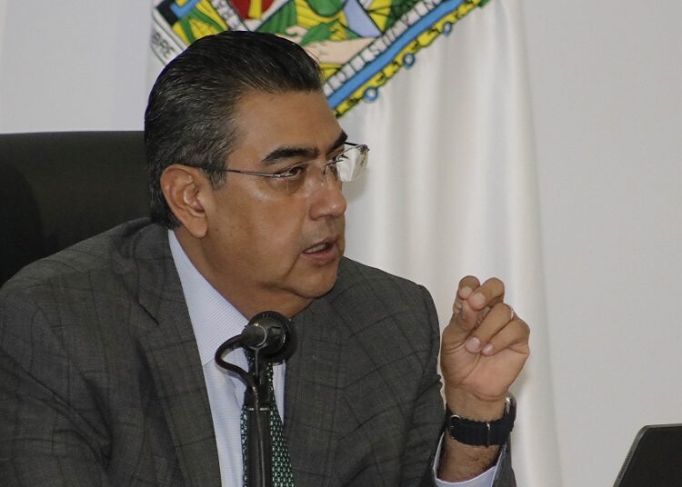 Céspedes exhorta a alcaldes a mantener diálogo con todos los sectores