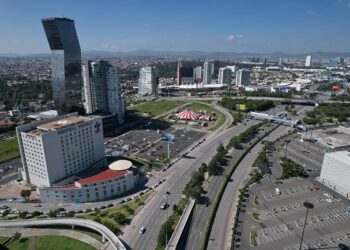 Realizarán estudio para mejorar movilidad en Vía Atlixcáyotl