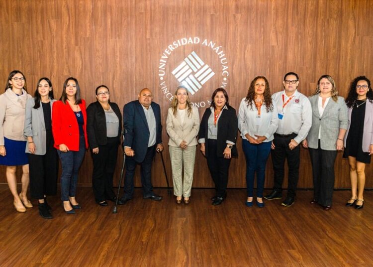 Anáhuac recibe reacreditación de licenciatura de Psicología por el CNEIP