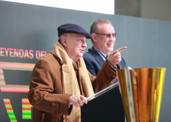Manuel Lapuente es homenajeado por FMF y Liga Mx