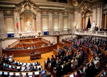 Portugal disuelve Asamblea y convoca elecciones anticipadas por corrupción