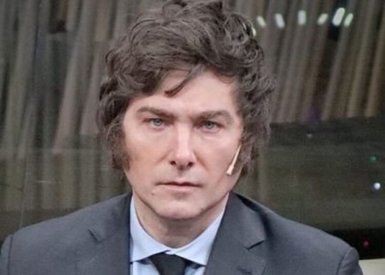 Vuelve la derecha a presidencia de Argentina con Javier Milei