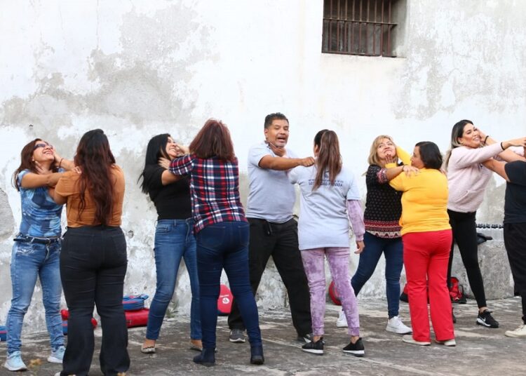 Realizan segundo taller de defensa personal para trabajadoras del Poder Legislativo