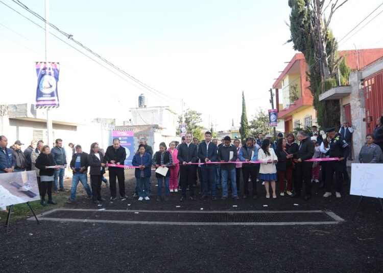 Ayuntamiento entrega construcción de red pluvial en Santa Catarina