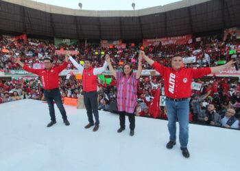 10,000 priistas respaldan a Xóchitl