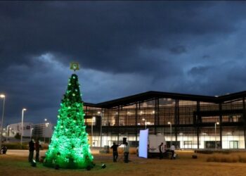 Encenderán árbol de Navidad monumental en Ciudad Modelo
