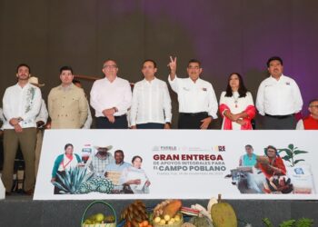 Céspedes encabeza entrega de apoyos de programas para recuperación del campo