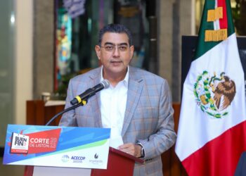 Llama Sergio Salomón a no permitir bares cerca de universidades