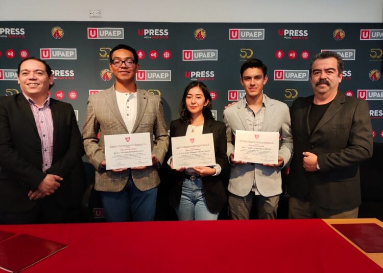 Estudiantes de Ingeniería Química Industrial Upaep reconocidos por el IMIQ