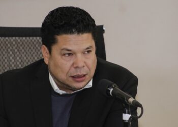 Biestro peleará candidatura de Morena a alcaldía de Puebla