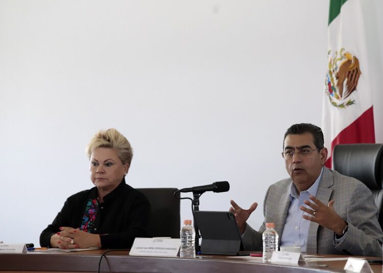 Homologan salario magisterial a 16 mil pesos mensuales