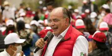Desbandada de priistas a Morena