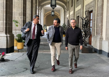 Céspedes se reúne con el director general del IMSS, Zoé Robledo