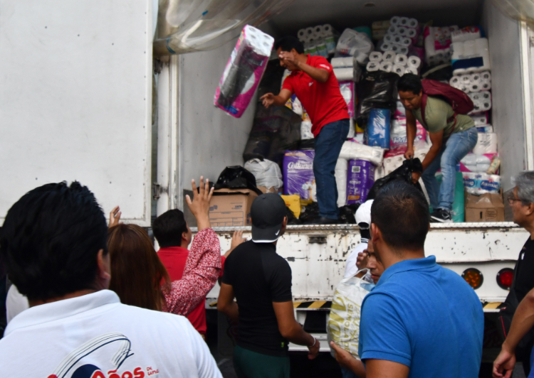 BUAP entrega 30 toneladas de víveres en apoyo a damnificados de Guerrero