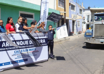Angon arranca 2 obras en beneficio vecinos de Santiago Mixquitla
