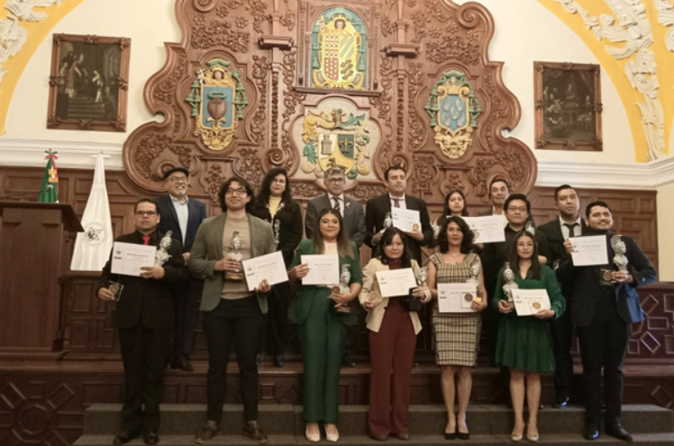 BUAP premia a las mejores tesis de posgrado