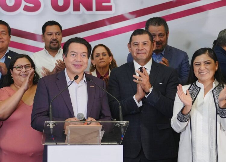 Alejandro Armenta gana encuestas de Morena en Puebla