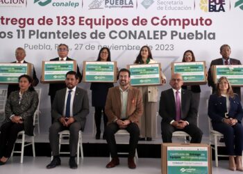 Conalep entrega equipos de cómputo a sus 11 planteles