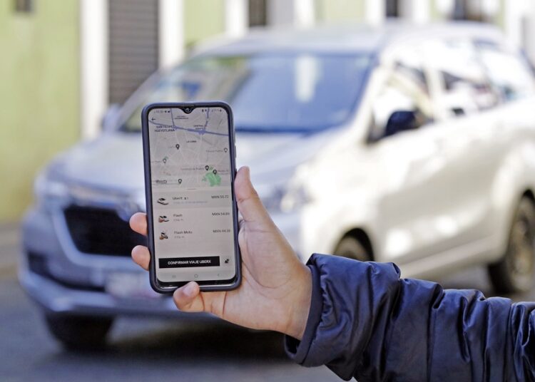 SMT verifica que haya transporte ejecutivo regular en Tehuacán