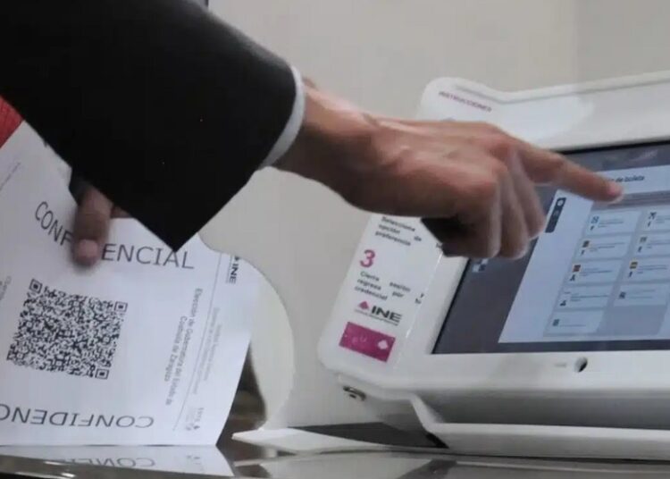 Casi mil poblanos migrantes piden al INE ejercer su derecho a votar en elección 2024