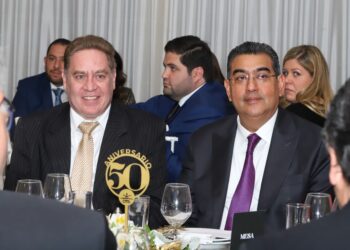 Asiste Sergio Salomón al 50 Aniversario del Libanés