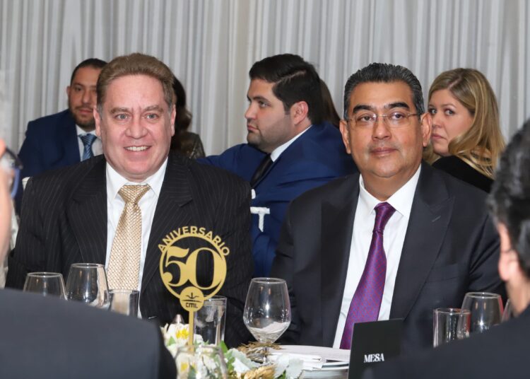 Asiste Sergio Salomón al 50 Aniversario del Libanés