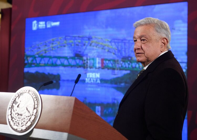 AMLO elogia trabajo de Céspedes Peregrina