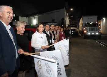Abandera SEDIF salida de convoy con 35 toneladas de ayuda a Guerrero