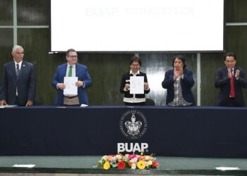 BUAP firma convenio con empresa Schaeffler