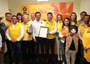 PRD registra a Eduardo Rivera como precandidato a gubernatura