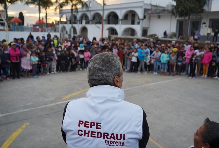Pepe Chedraui asiste a preposada en San Miguel Canoa