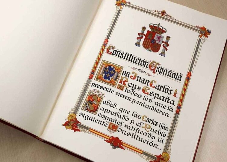 España celebra 45 años de la Constitución que terminó con dictadura