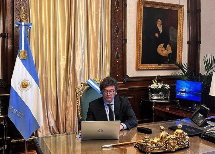 Milei declara en estado de emergencia sector energético