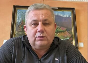 Diputado ucraniano lanza granadas en reunión legislativa