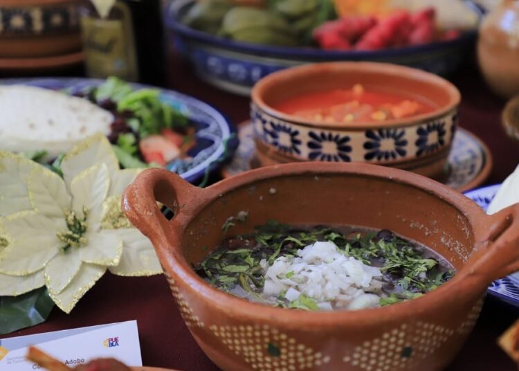 Tradición de los ayocotes que llegan a las cenas navideñas poblanas