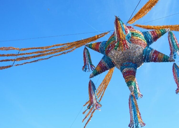 Cuáles son los significados de la piñata tradicional de estrella