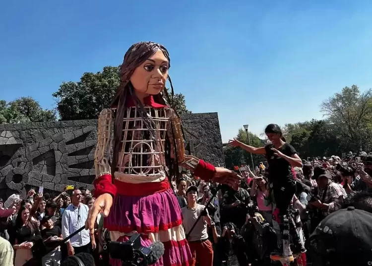 Amal, la niña que camina por el mundo buscando a su madre
