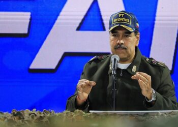 Maduro prepara defensa militar preventiva ante presencia de buque inglés en Guyana