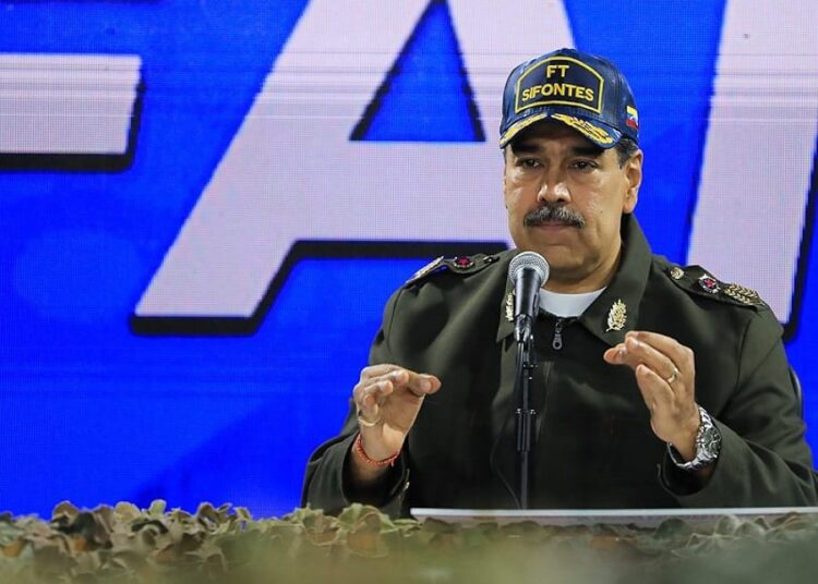 Maduro prepara defensa militar preventiva ante presencia de buque inglés en Guyana