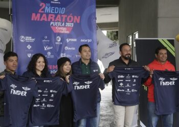 Con playera finisher, el Medio Maratón está listo para correrse