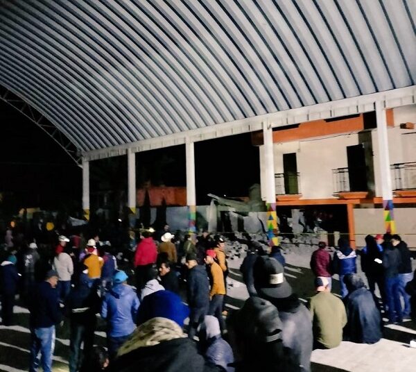 Tres fallecidos y 25 heridos deja explosión de polvorín en Tepeyahualco